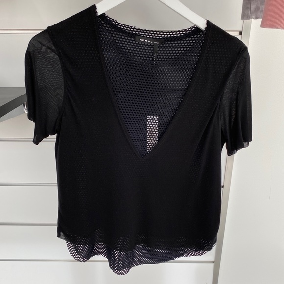 ❌ SOLD ❌Koral Double Layer Short Sleeve Tee NWT - Picture 3 of 7